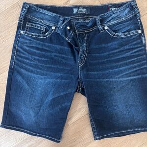 Silver jeans Cut Off Jean Shorts. Size 8